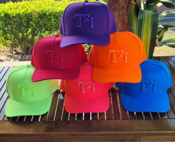 Boné Snapback Aba Curva Unissex - Linha Colours - Lançamento 2022