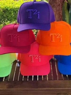 Boné Snapback Aba Curva Unissex - Linha Colours - Lançamento 2022
